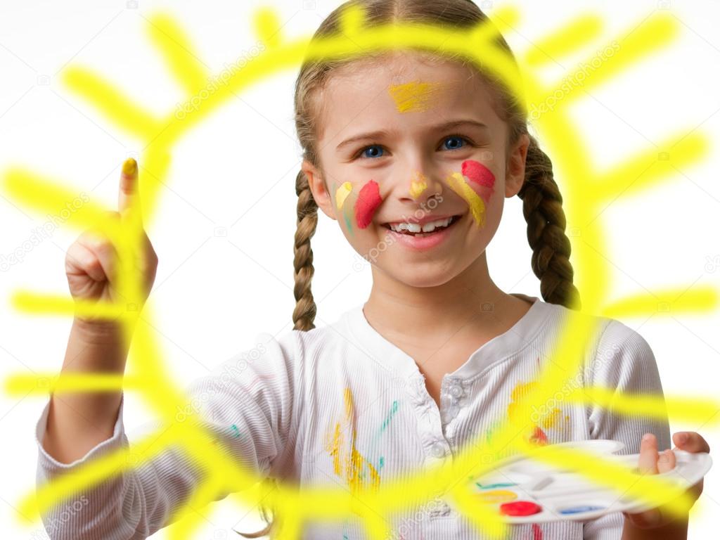 Happy summer, lovely child - Cute girl painting sun