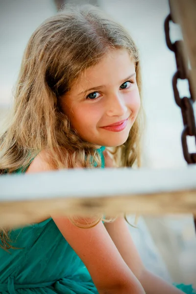 Summer vacations, summer joy - lovely girl in the beach resort — Stock Photo, Image