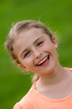 mutlu bir çocuk - açık çok güzel kız portresi