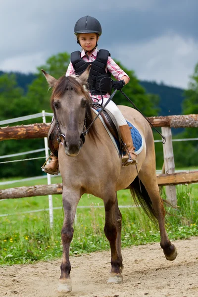 Equitação, menina equestre — Fotografia de Stock