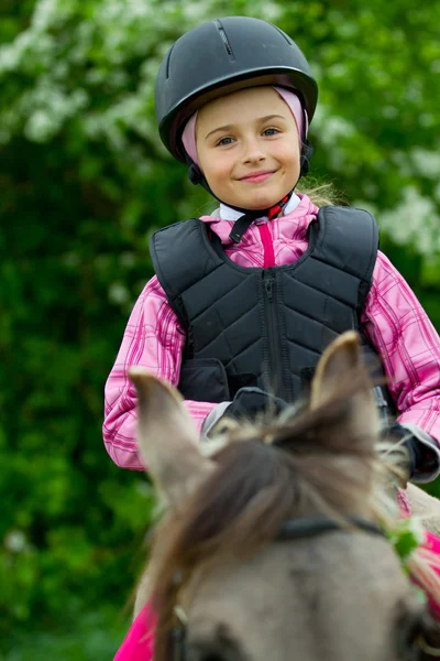 Equitação, menina equestre — Fotografia de Stock