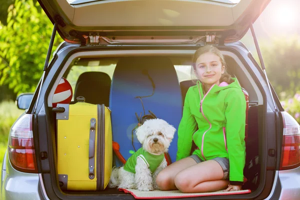 Wakacje, Podróże - rodzina gotowy do podróży na wakacje — Zdjęcie stockowe