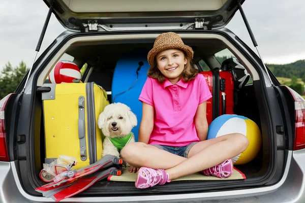 Sommarsemester, resor - familjen redo för resa — Stockfoto