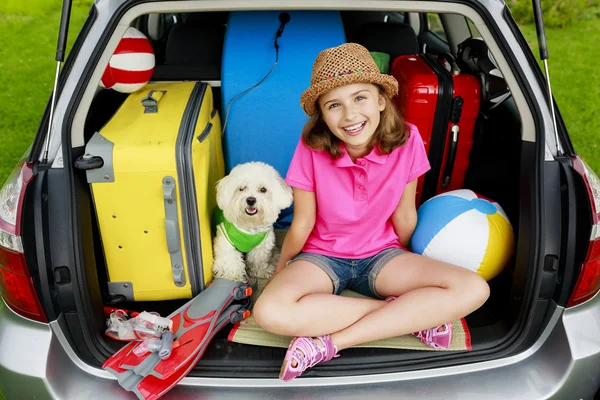 Sommarsemester, resor - familjen redo för resa — Stockfoto