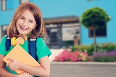 okul hazırlıkları - güzel genç kız öğrenci portresi