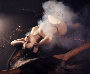 rutubet içinde çıplak kız