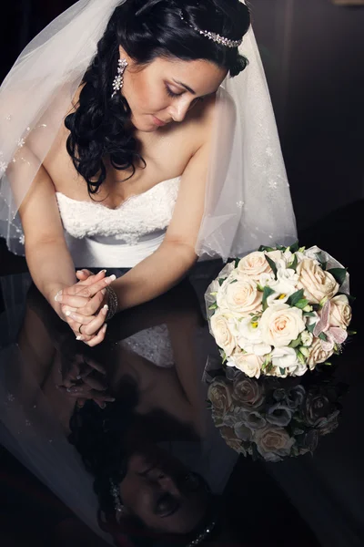 Bella sposa — Foto Stock