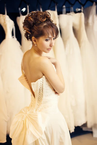 Bride in a wedding store — Stock Photo, Image