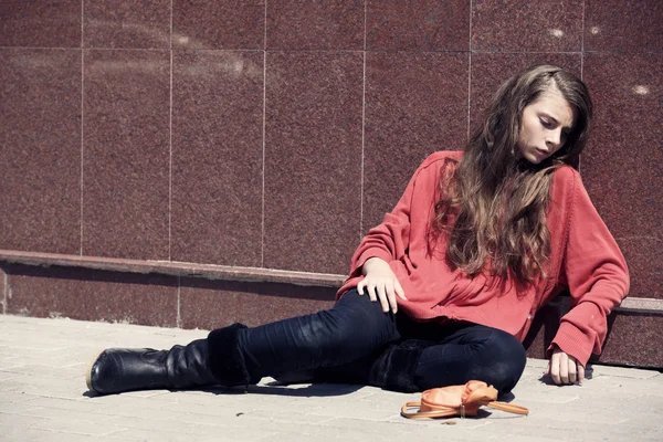 Homeless girl — Stock Photo, Image