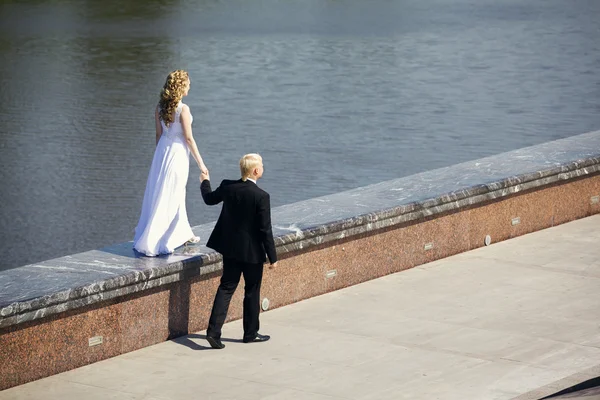 Recién casados —  Fotos de Stock