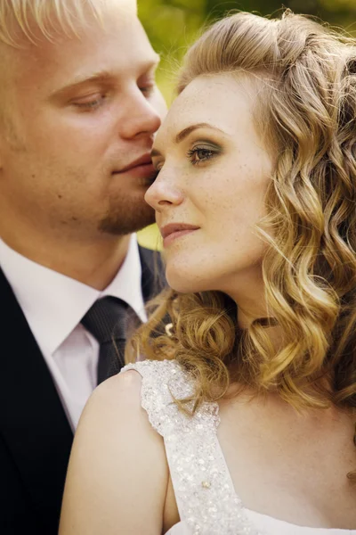 Proaspăt căsătoriți — Fotografie, imagine de stoc