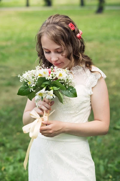 Una bella sposa — Foto Stock