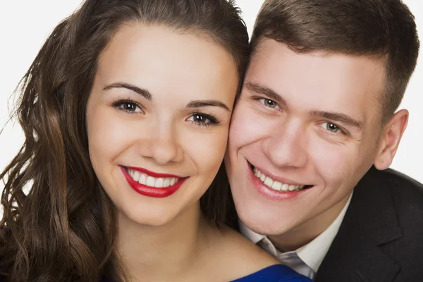 Bonito jovem feliz sorrindo casal — Fotografia de Stock