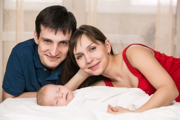 Glückliche Familie — Stockfoto