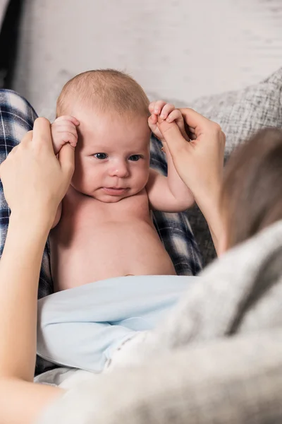 Feliz madre. — Foto de Stock