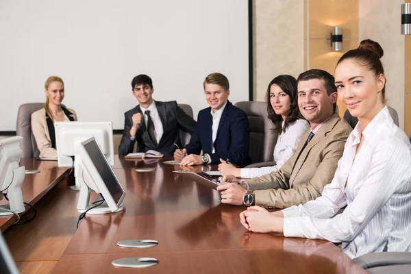 Empresários na reunião — Fotografia de Stock