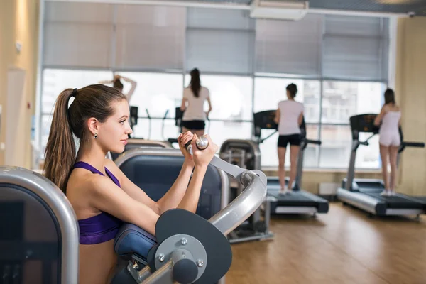 Young woman training — Stock Photo, Image