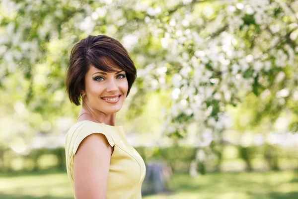 Woman in red dress — Stock Photo, Image