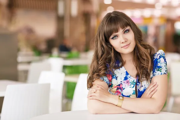 Retrato de una mujer compradora — Foto de Stock