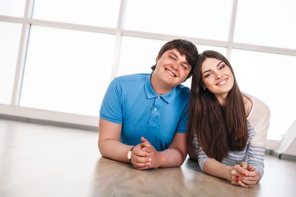 Pareja feliz —  Fotos de Stock