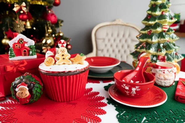 크리스마스 테이블 크리스마스 식기와 장식들 — 스톡 사진