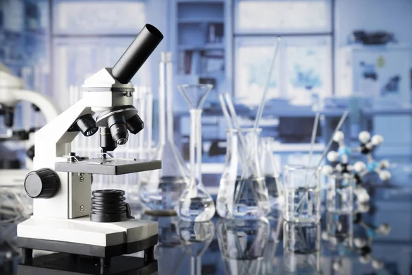 Laboratorieundersökningar Avseende Test Och Medicin Mot Covid Mikroskop Glasrör Och — Stockfoto