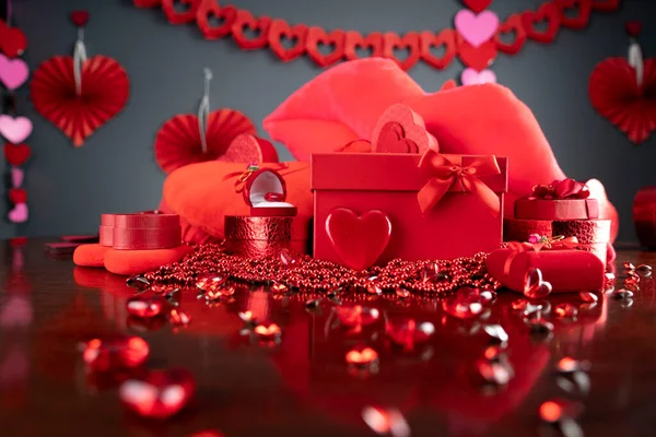 Concepto San Valentín Corazones Rojos Cajas Con Regalos San Valentín — Foto de Stock