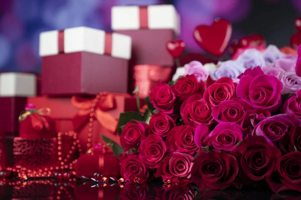 Tema Día San Valentín Regalos Cajas Corazones Rojos Gran Ramo —  Fotos de Stock