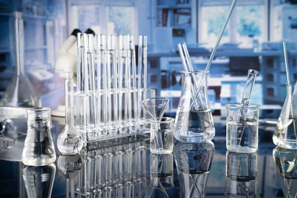 Laboruntersuchungen Bezug Auf Tests Und Medikamente Gegen Covid Mikroskop Glasröhrchen — Stockfoto