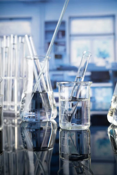Laboruntersuchungen Bezug Auf Tests Und Medikamente Gegen Covid Mikroskop Glasröhrchen — Stockfoto