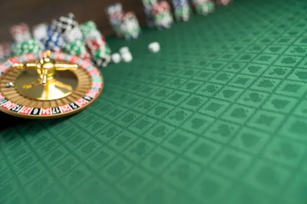 Kaszinó Szerencsejáték Téma Rulett Kerék Kocka Póker Zseton Kaszinó Érezte — Stock Fotó