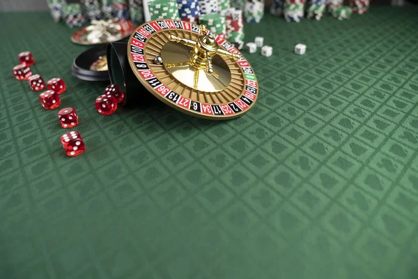 Casino Gambling Games Theme Roulette Wheel Dice Poker Chips Casino — Zdjęcie stockowe