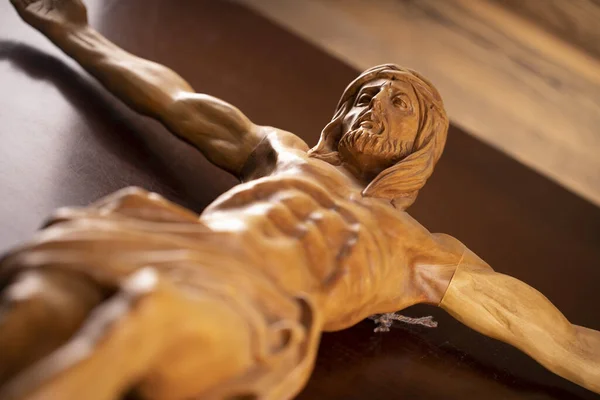 Thema Religion Jesus Christus Gekreuzigte Jesus Figur Isoliert Auf Hölzernem — Stockfoto