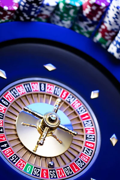 Tema Casino Juegos Azar Ruleta Fichas Póquer Sobre Fondo Azul — Foto de Stock