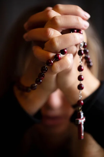 Cristianesimo Preghiera Tema Donna Cristiana Con Bibbia Che Prega Con — Foto Stock