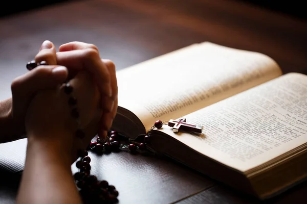 Christianity Theme Prayer Christian Woman Bible Praying Hands Crossed Keeping — Stockfoto