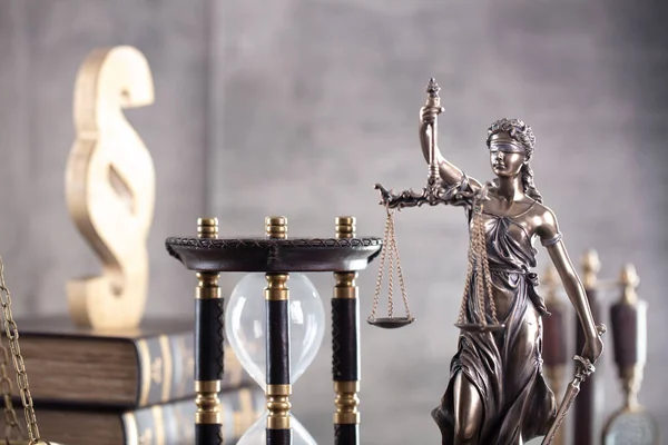Konsep Hukum Dan Keadilan Simbol Keadilan Patung Themis Dengan Latar — Stok Foto