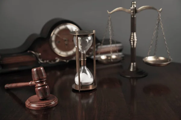 Law Concept Law Symbols Composition Judges Gavel Scale Gray Background — Foto Stock
