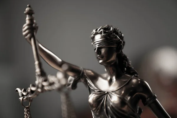 Law Justice Concept Justice Symbol Themis Sculpture Gray Background — ストック写真