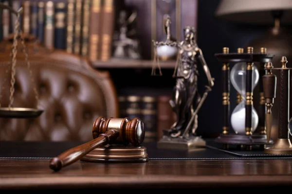 Law Theme Judge Office Themis Gavel Judge Desk Book Shelf — Stock Fotó