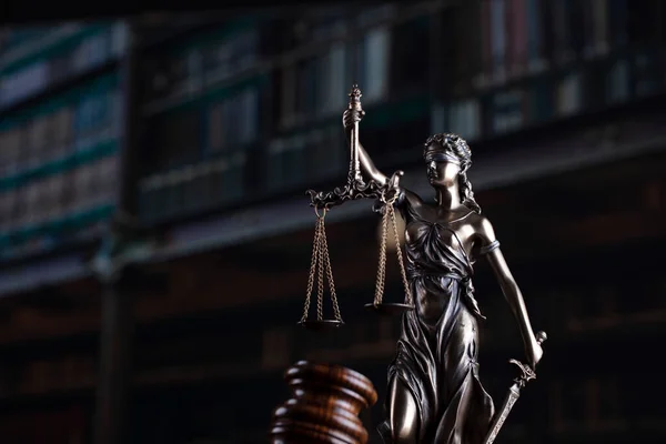 Law Justice Concept Law Symbols Composition Themis Sculpture Judges Gavel — 스톡 사진