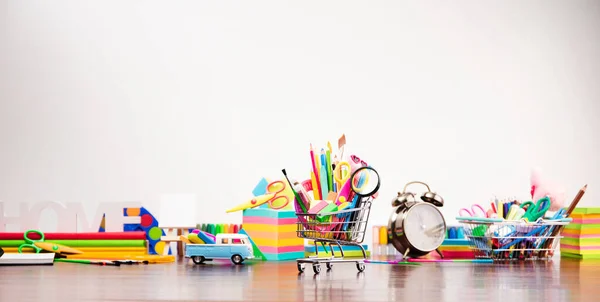 Schulbedarf Set Von Bunten Schulaccessoires Isoliert Auf Weißem Hintergrund — Stockfoto