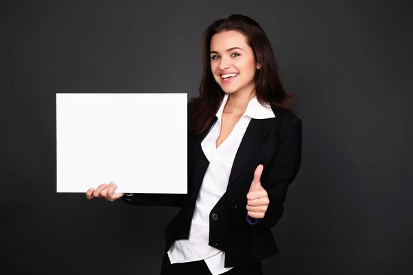 Glücklich lächelnde junge Geschäftsfrau — Stockfoto