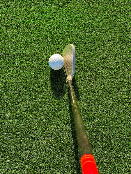 Golf Clube Bola Golfe Perto Campo Grama — Fotografia de Stock