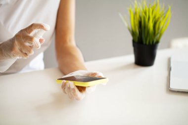 Virüs, mikrop ve pislikten kişisel eşyaları temizleme
