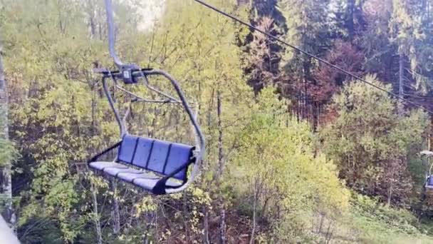 Stoeltjeslift Met Uitzicht Herfst Bukovel — Stockvideo