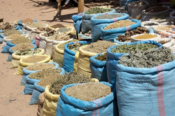 Gewürze auf dem Markt — Stockfoto