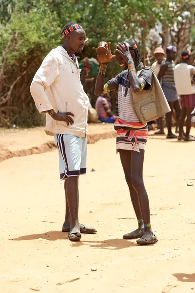 Hombres africanos están hablando —  Fotos de Stock