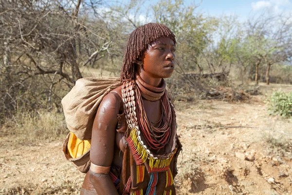 Afrikanska tribal kvinna — Stockfoto