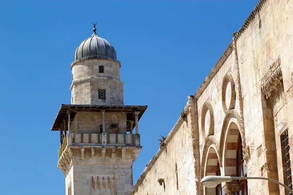 Minaret van de moskee — Stockfoto